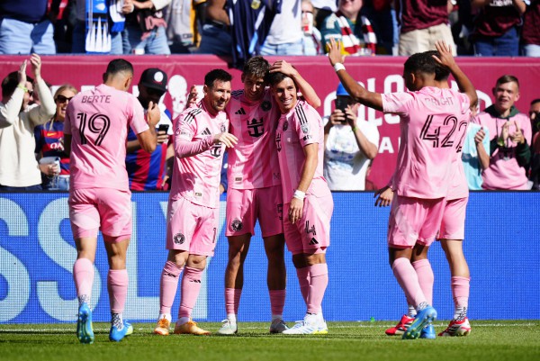 David Beckham quyết định bất ngờ về HLV Inter Miami, giúp Messi không bị phân tâm trước World Cup