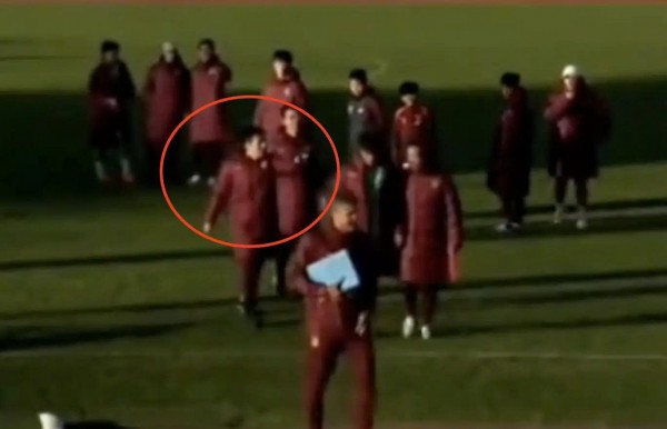 Báo Trung Quốc 'sốc' vì hành động của trợ lý U.16: Hành hung, lăng mạ học trò