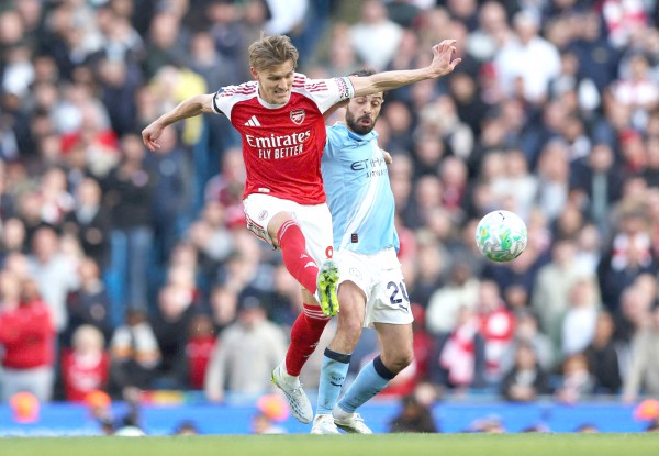 Đua vô địch như… đá luân lưu