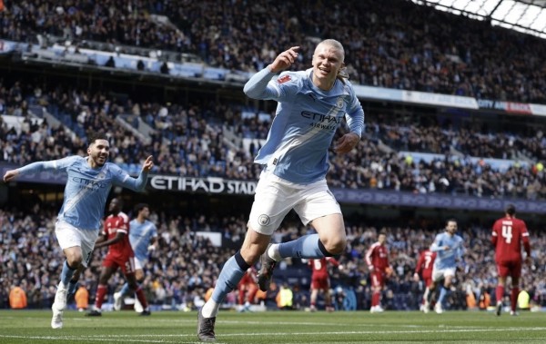 Haaland lập hattrick, Man City thắng đậm khó tin Liverpool trong ngày HLV Guardiola ngồi khán đài