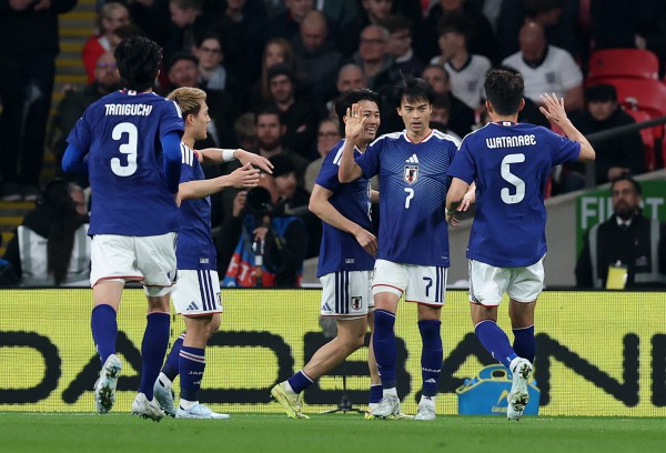 Nhật Bản trở thành đội bóng châu Á đầu tiên đánh bại đội tuyển Anh