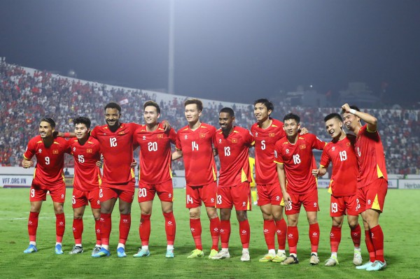 Nóng: Đội tuyển Việt Nam nhảy vọt lên vị trí 98 thế giới sau trận thắng đậm Malaysia Nóng: Đội tuyển Việt Nam nhảy vọt lên vị trí 98 thế giới sau trận thắng đậm Malaysia