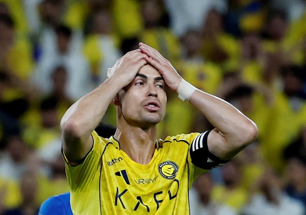 Tranh cãi Messi bị ‘cướp’ bàn thắng trong cuộc đua với Ronaldo đến World Cup