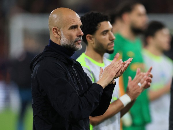 Man City tự ‘bắn vào chân’, Arsenal được dâng sớm chức vô địch Ngoại hạng Anh
