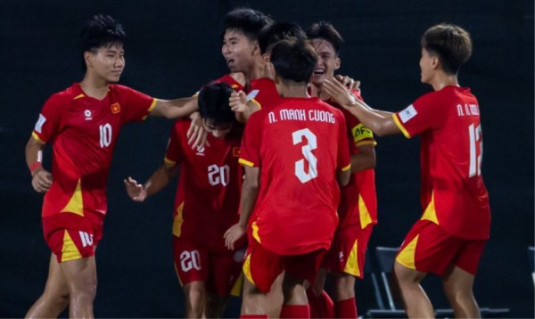 Báo Hàn Quốc hú vía: 'U.17 Việt Nam chơi đầy khó chịu, chúng ta đã thoát hiểm ngoạn mục'