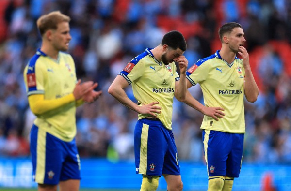 Quay lén đối thủ, Southampton bị tước quyền đá chung kết play-off thăng hạng Ngoại hạng Anh